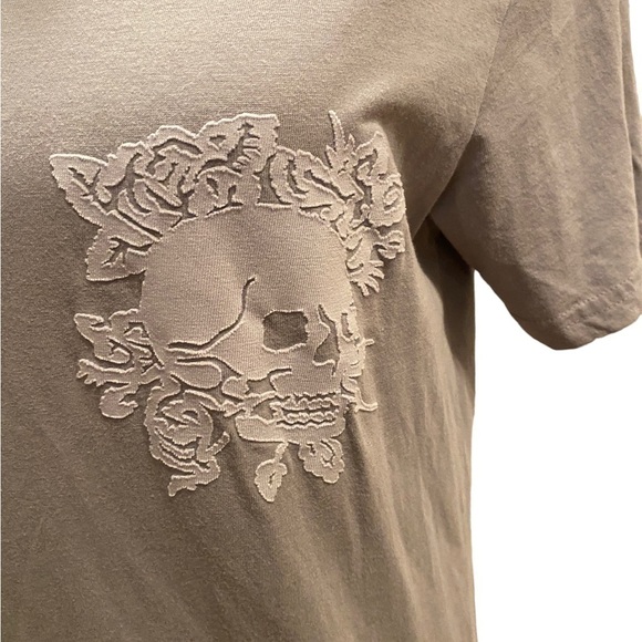Vintage Y2K Ed Hardy Gray T-Shirt Womens Skull and Roses Graphic Tee Size Medium - Picture 6 of 16